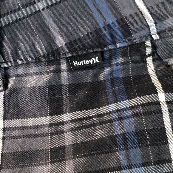 Hurley 4 pocket Shorts 🩳 in Blue and Gray Plaid. - Picture 3 of 17